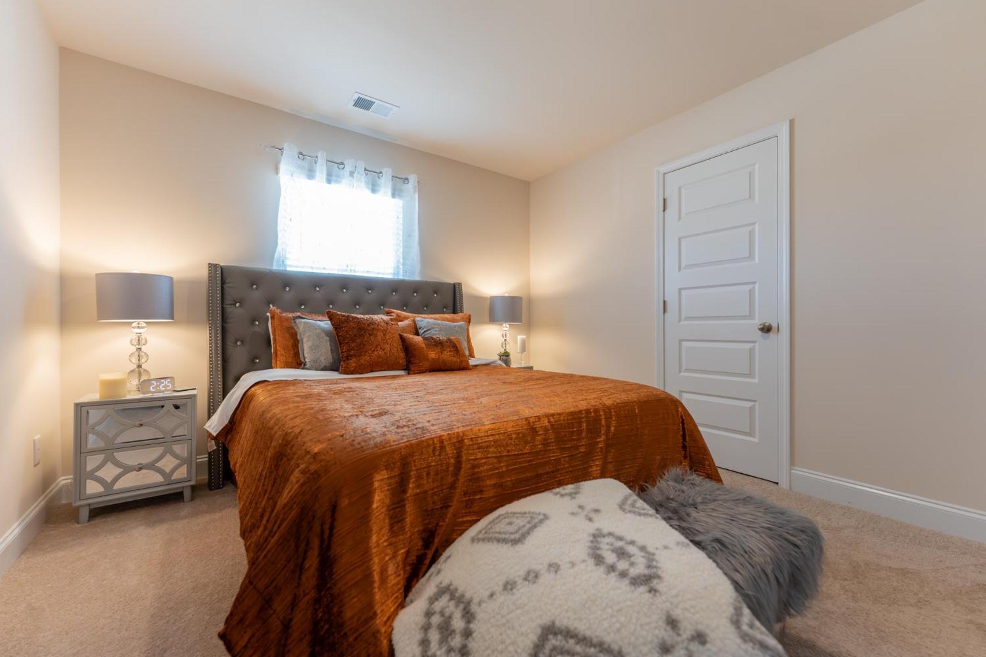 Luxury Bedroom With Private Bath Hampton Exterior foto